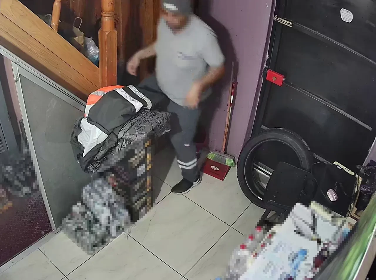 Önce çöpleri temizledi, sonra sigara ve içki çaldı! Antalya'da akılalmaz hırsızlık olayı