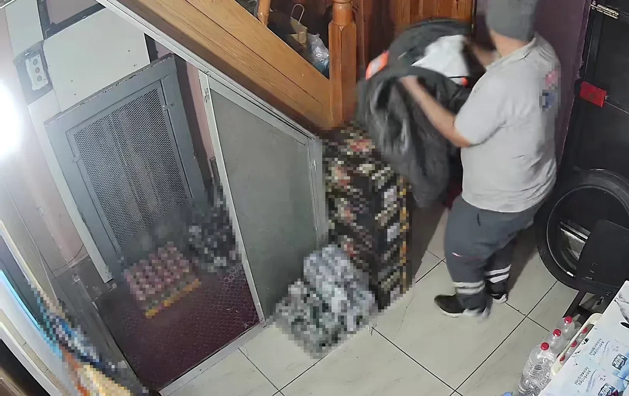 Önce çöpleri temizledi, sonra sigara ve içki çaldı! Antalya'da akılalmaz hırsızlık olayı