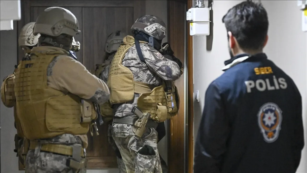 Sahte ilanlarla büyük vurgun! 15 ilde operasyonun düğmesine basıldı: Hesap hareketleri şoke etti 