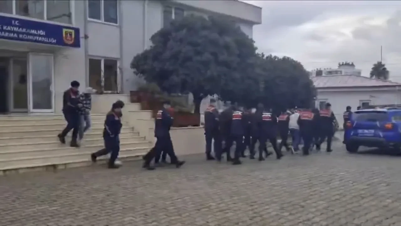 Sahte ilanlarla büyük vurgun! 15 ilde operasyonun düğmesine basıldı: Hesap hareketleri şoke etti 