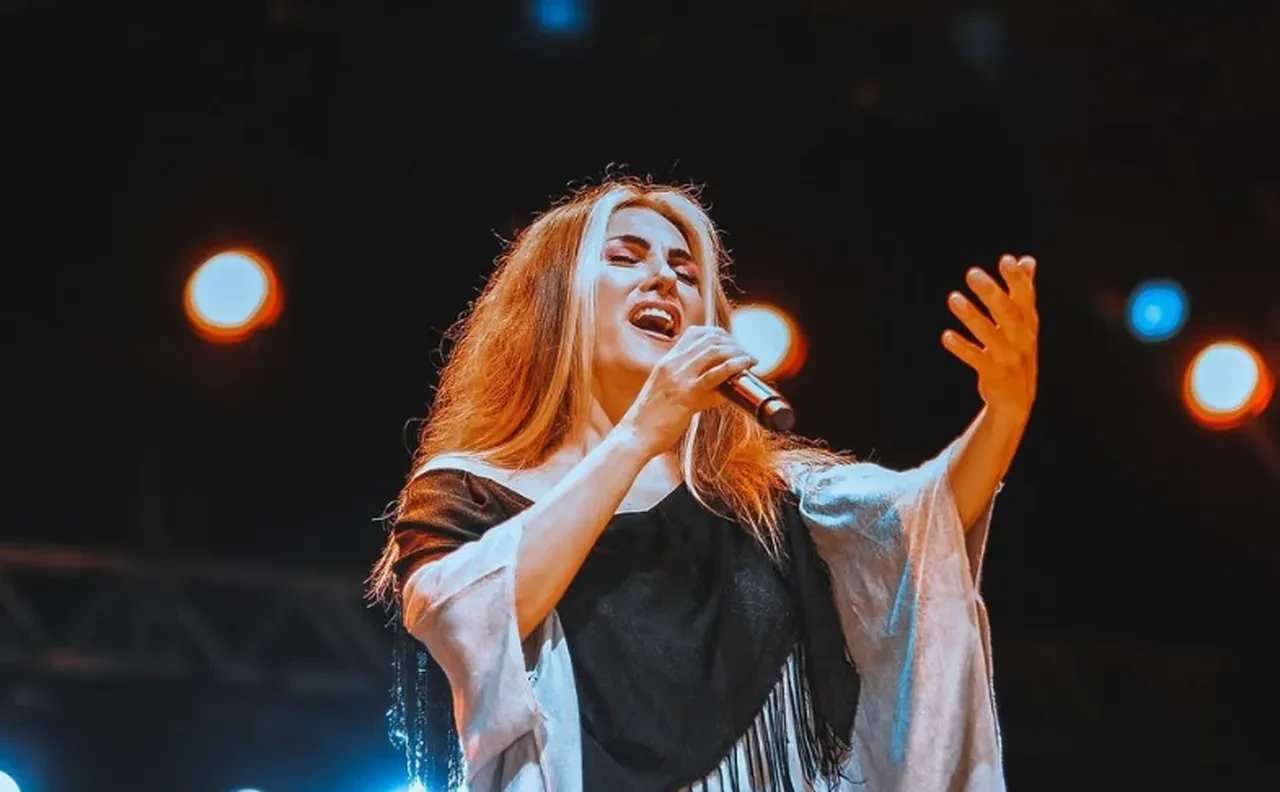 Sanatçı Serenad Bağcan, bir telefonla 5 milyon TL'sini kaptırdı! 