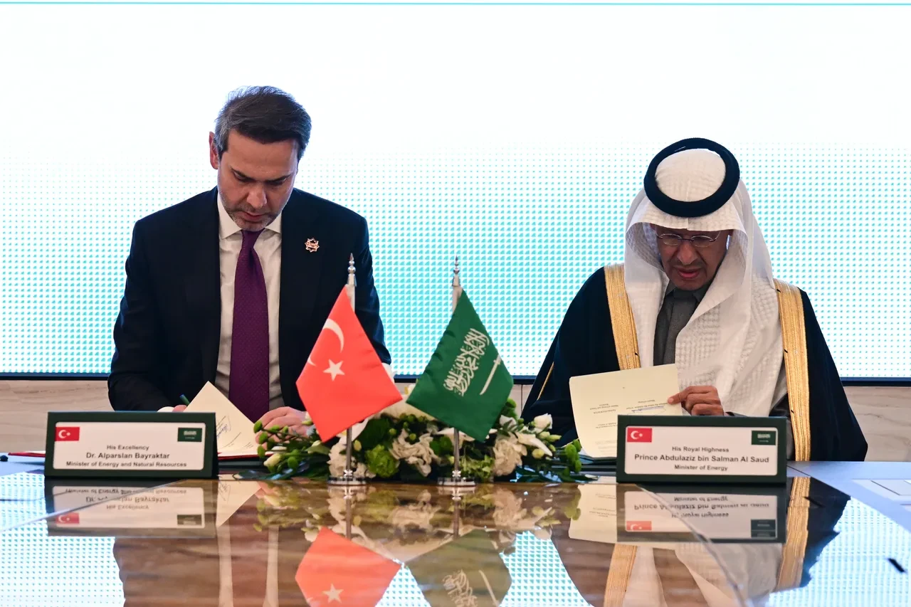 Türkiye'ye dev yatırım! İki ilde kurulacak: 2 milyondan fazla hane faydalanacak