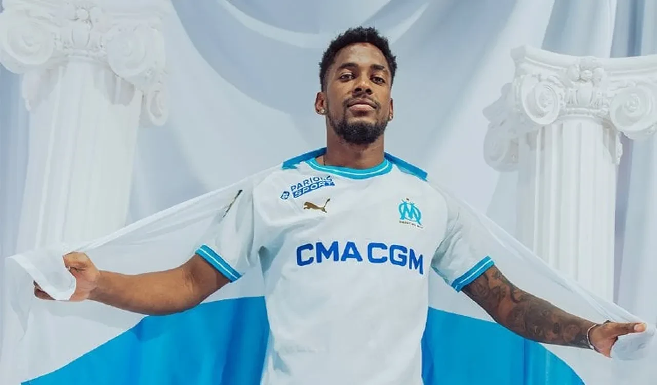 Beşiktaş sağ beke yıldız oyuncuyu getiriyor! Transfer imzası yolda