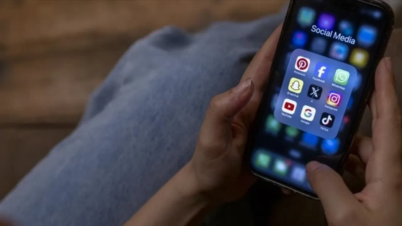 Dünya yasaklamaya başladı! Türkiye’de gün sayılıyor: İşte çocuklara sosyal medyayı kısıtlayan ülkeler