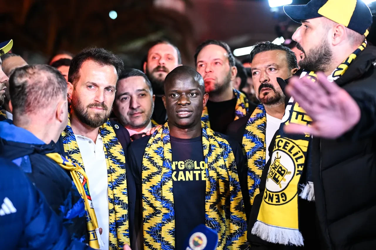 Fenerbahçe, Kante ile sözleşme imzaladı! Fransız yıldızın forma numarası belli oldu