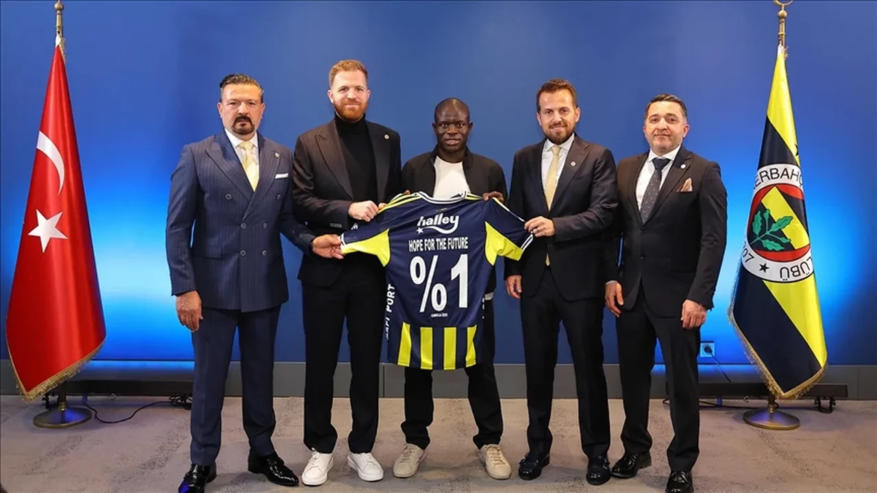 Fenerbahçe transfer döneminde gövde gösterisi yapıyor! N'Golo Kante bitti şimdi 53 milyonluk golcü geliyor