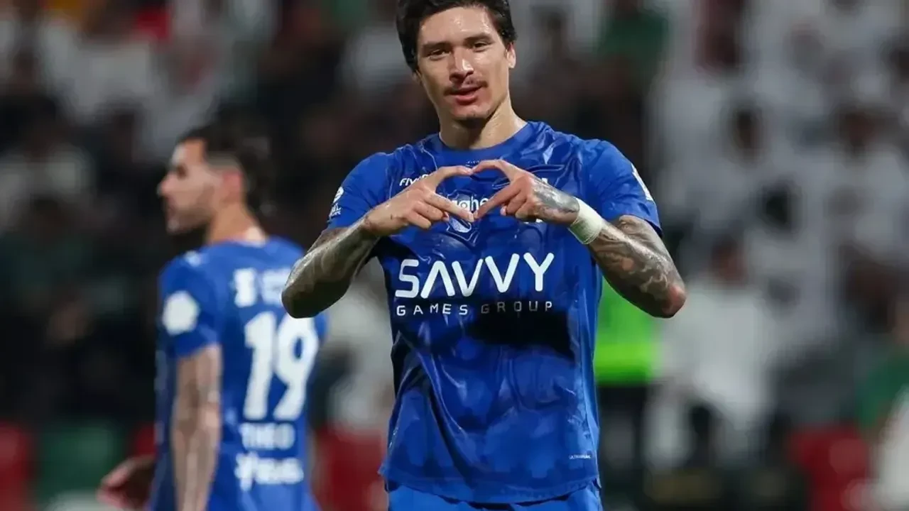 Fenerbahçe transfer döneminde gövde gösterisi yapıyor! N'Golo Kante bitti şimdi 53 milyonluk golcü geliyor