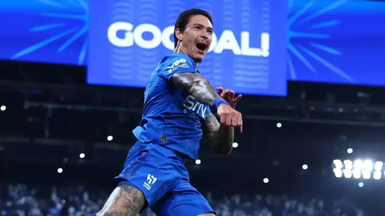 Fenerbahçe transfer döneminde gövde gösterisi yapıyor! N'Golo Kante bitti şimdi 53 milyonluk golcü geliyor