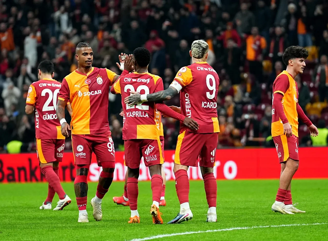 Galatasaray eski yıldızını getiriyor! Sarı-kırmızılılarda Sacha Boey sesleri