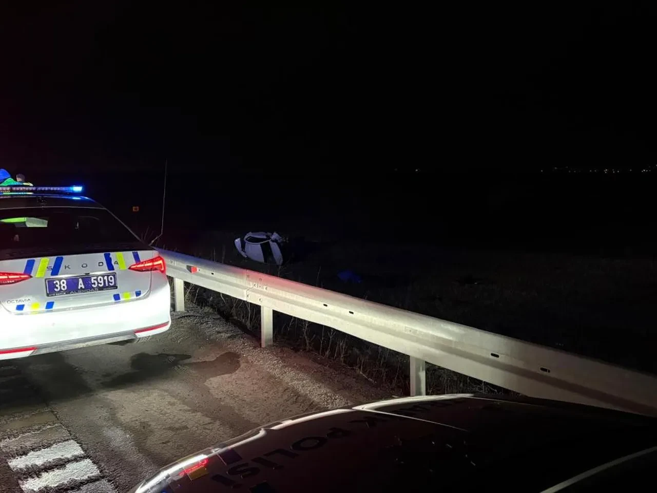 Kayseri'de otomobil şarampole yuvarlandı: 1 ölü, 4 yaralı