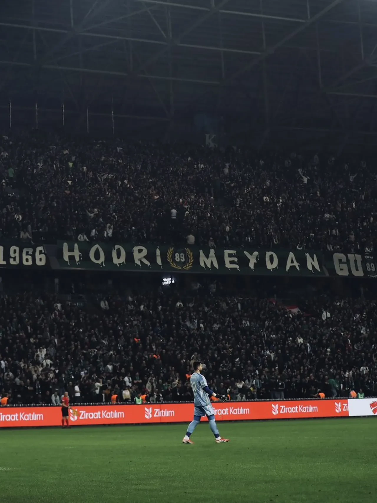 Kocaelispor-Beşiktaş maçında tribünden düşerek yaralanan Harda Kaçmaz hayatını kaybetti