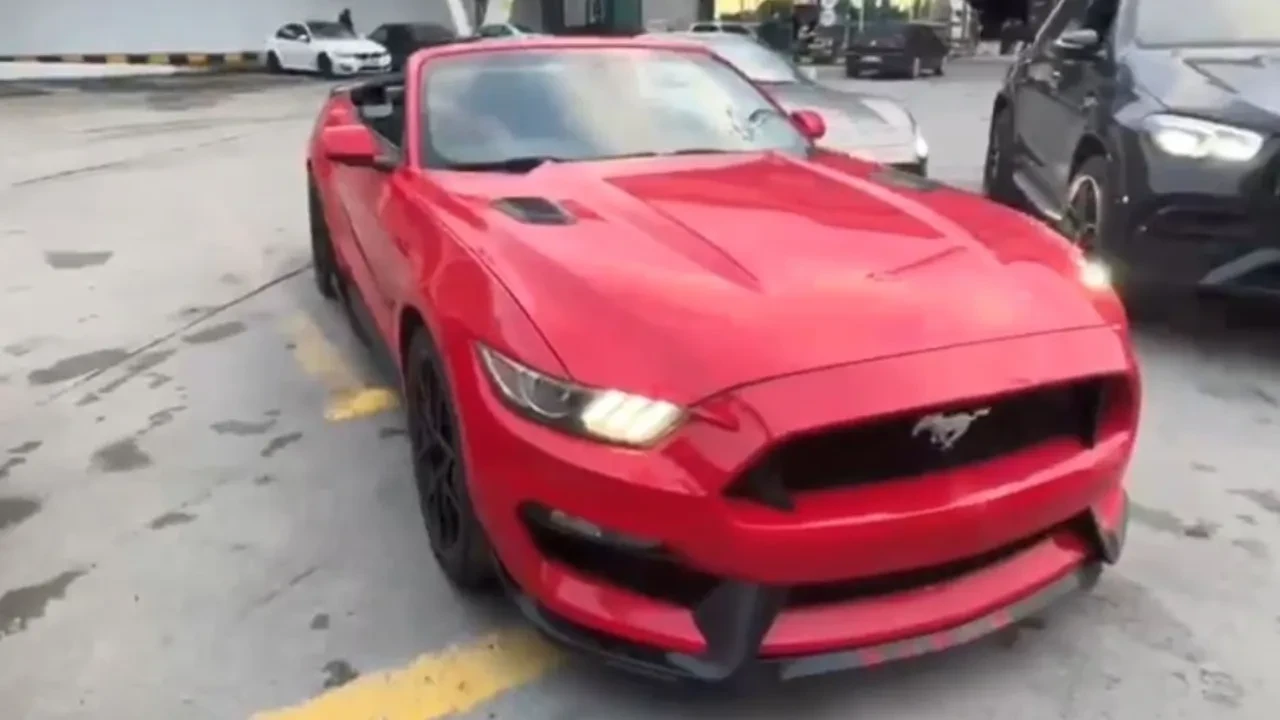 Son model 65 aracı yurda kaçak soktular! Gümrükte 600 milyonluk araç operasyonu!