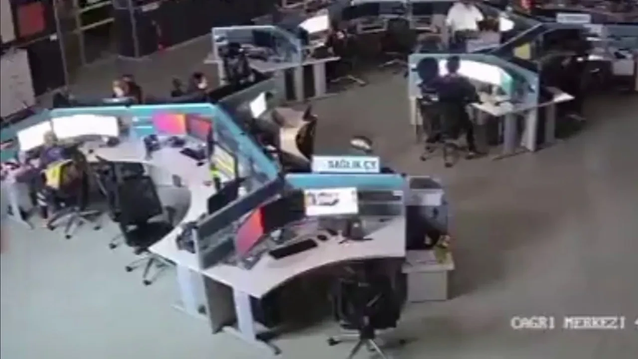 Telefonun ucundaki kahramanlar anlattı: Ağlama sesleri, yardım çığlıkları…Depremde binlerce telefon aldık