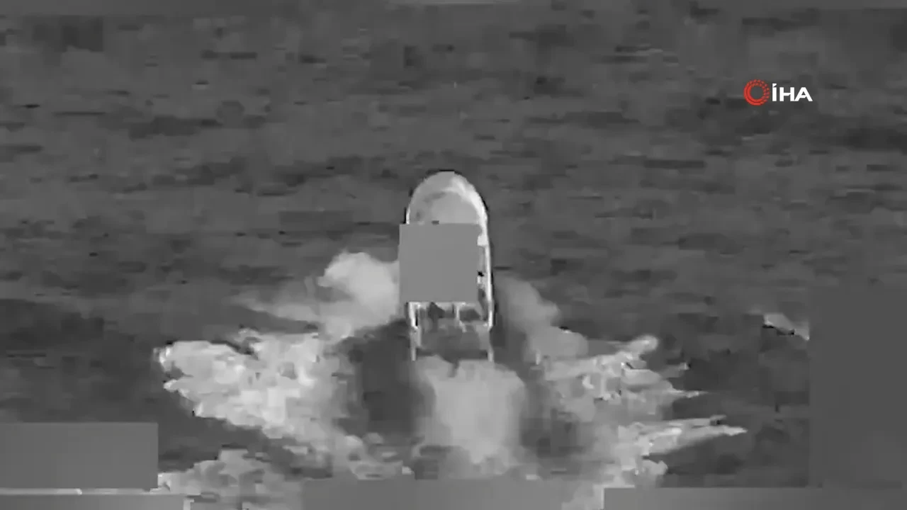 ABD Pasifik'te uyuşturucuya göz açtırmıyor! Bir tekne daha havaya uçtu: Ölüler var