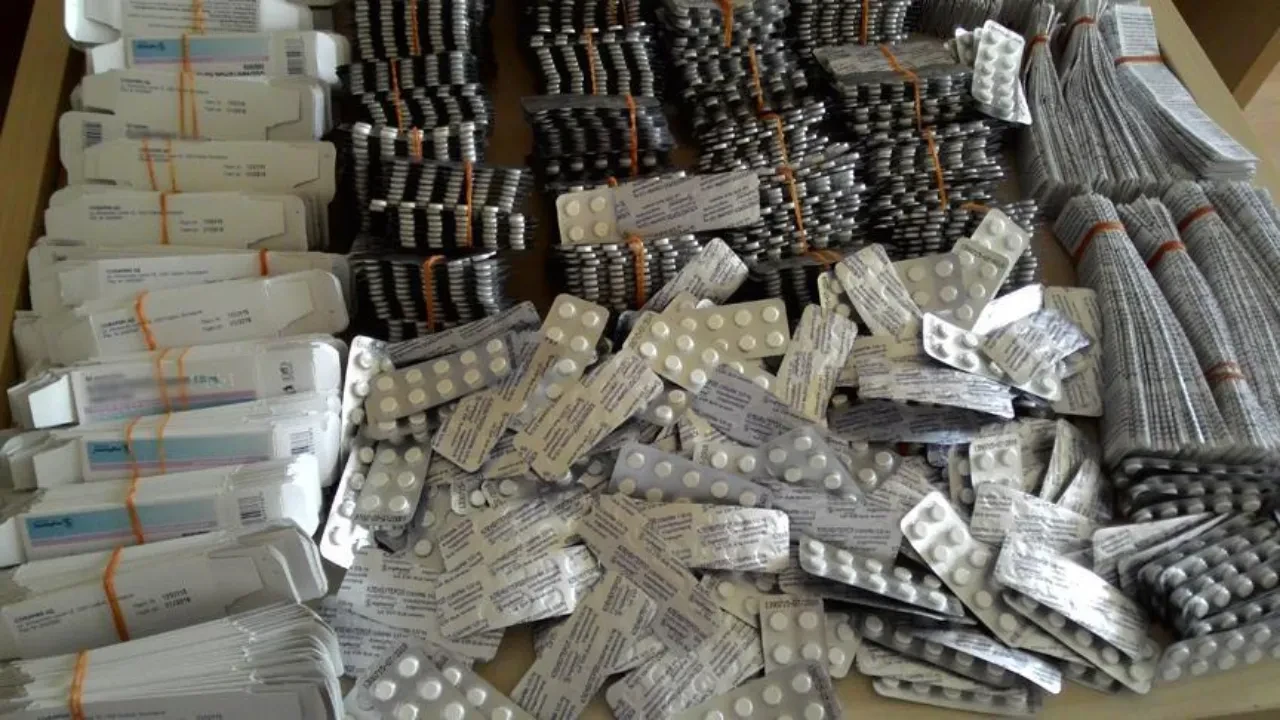 Ankara'da 15 milyon TL'lik kaçak ilaç operasyonu! 100 bin hap ele geçirildi