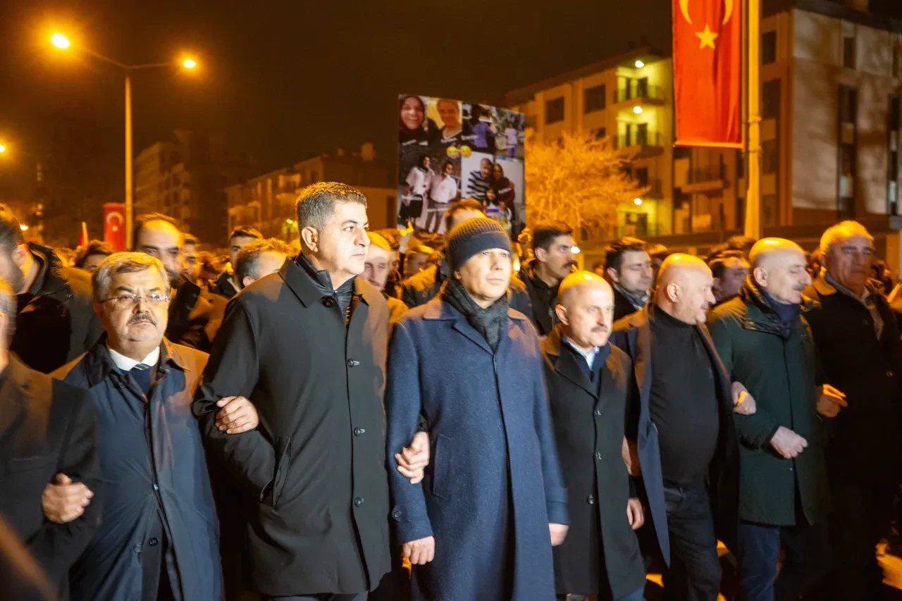 Asrın felaketinin 3. yıl dönümü! 6 Şubat depremlerinde hayatını kaybedenler anıldı