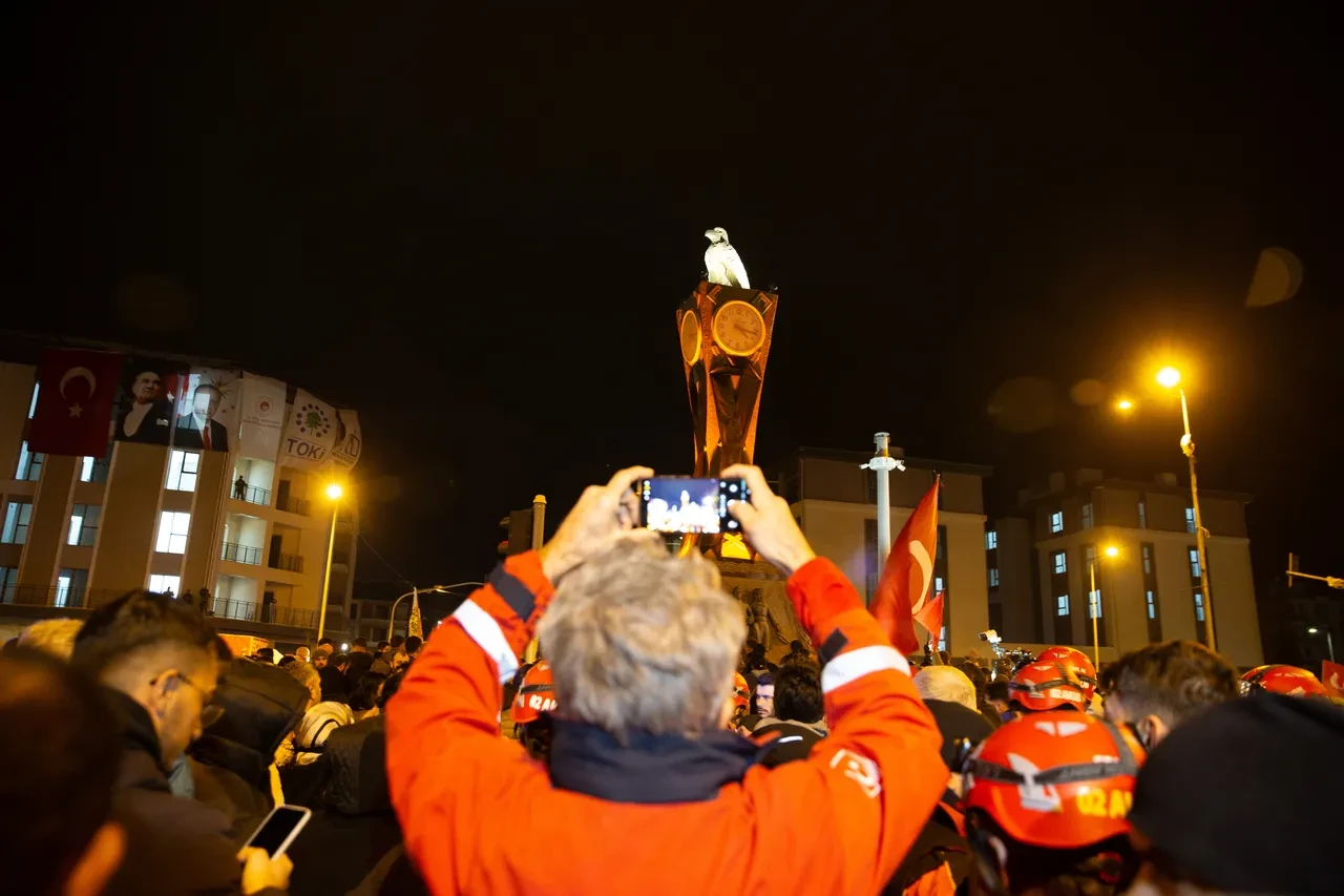 Asrın felaketinin 3. yıl dönümü! 6 Şubat depremlerinde hayatını kaybedenler anıldı