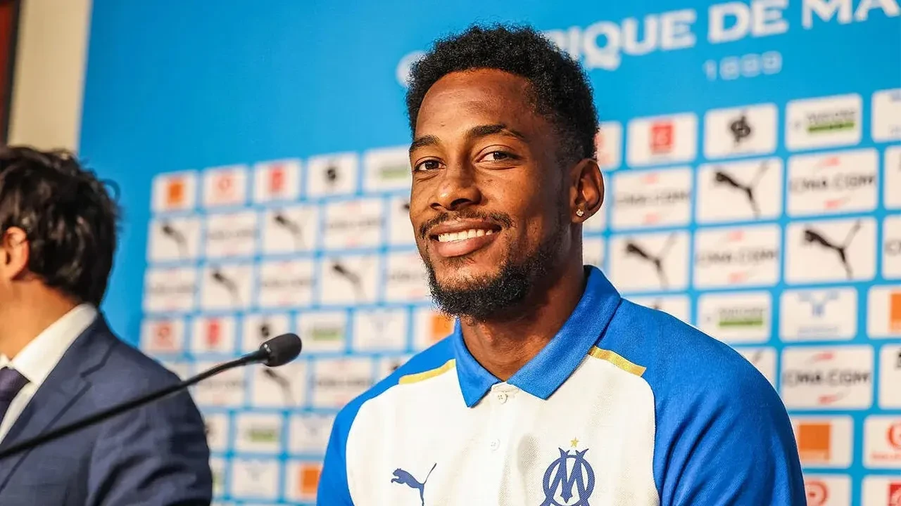 Beşiktaş yeni sağ bekini buldu! Yıldız oyuncu İstanbul'a geliyor