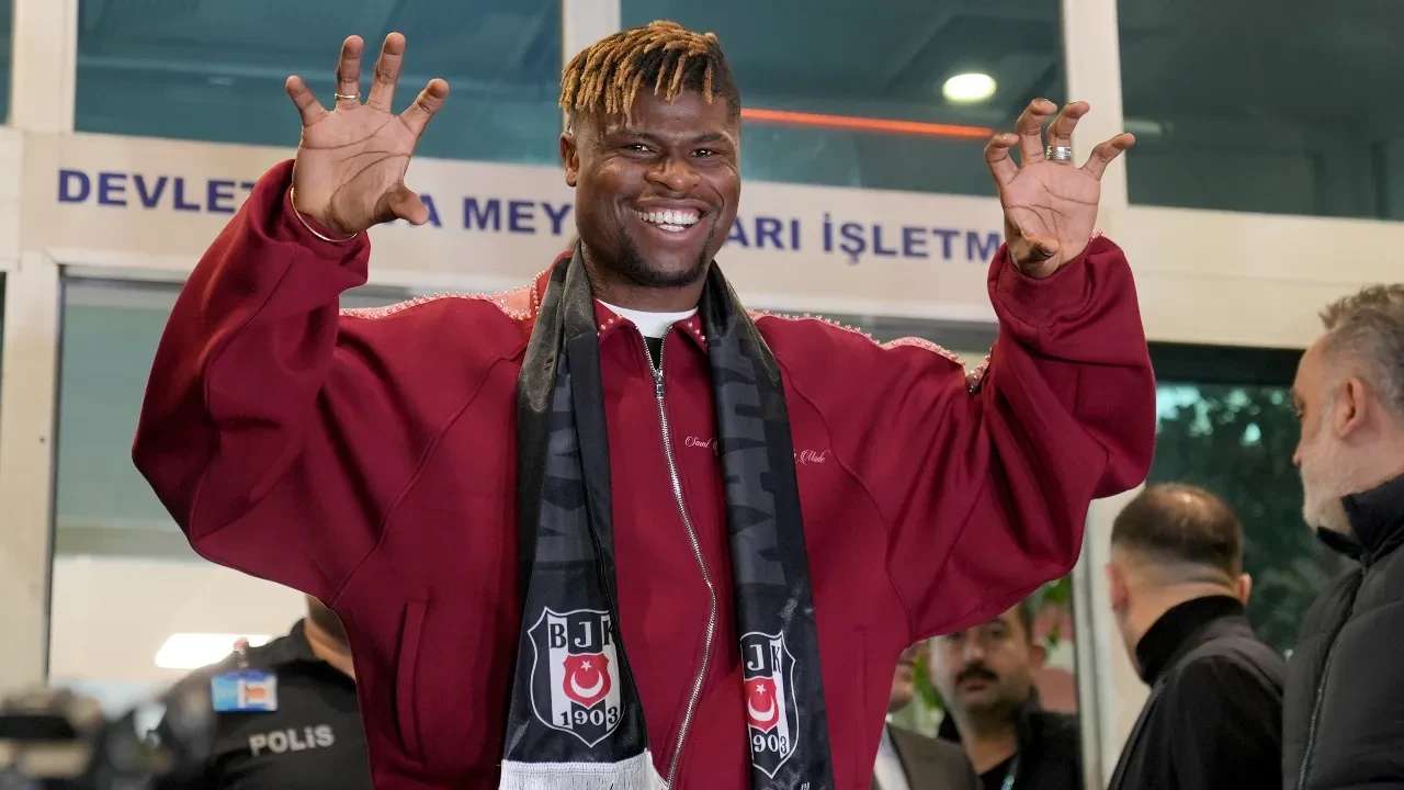 Beşiktaş'ın yeni transferi Agbadou İstanbul'da