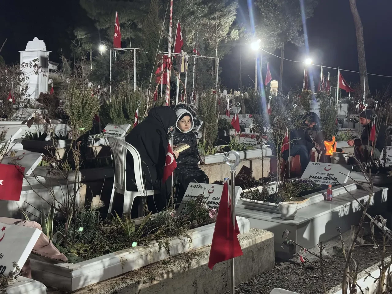 Enkaz altındaki kızının elini bir an olsun bırakmamıştı! Mesut Hançer'in sözleri yürek yaktı: 'Tarif edilecek gibi değil'