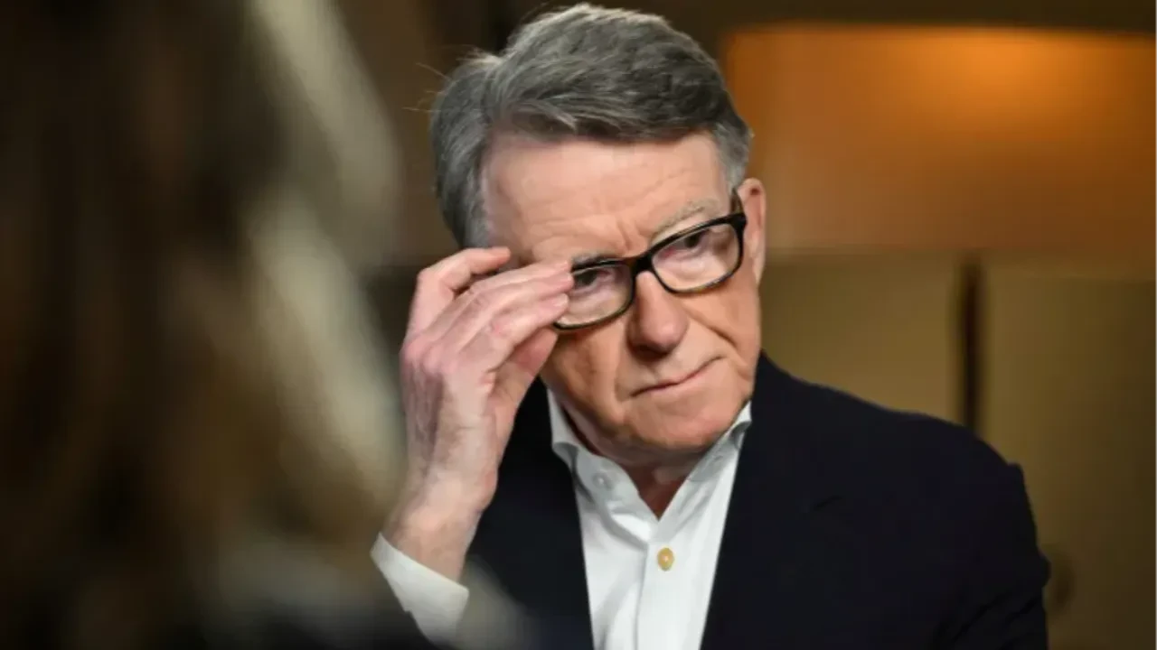 Epstein belgelerinde adı geçiyordu! İngiliz elçiye baskın