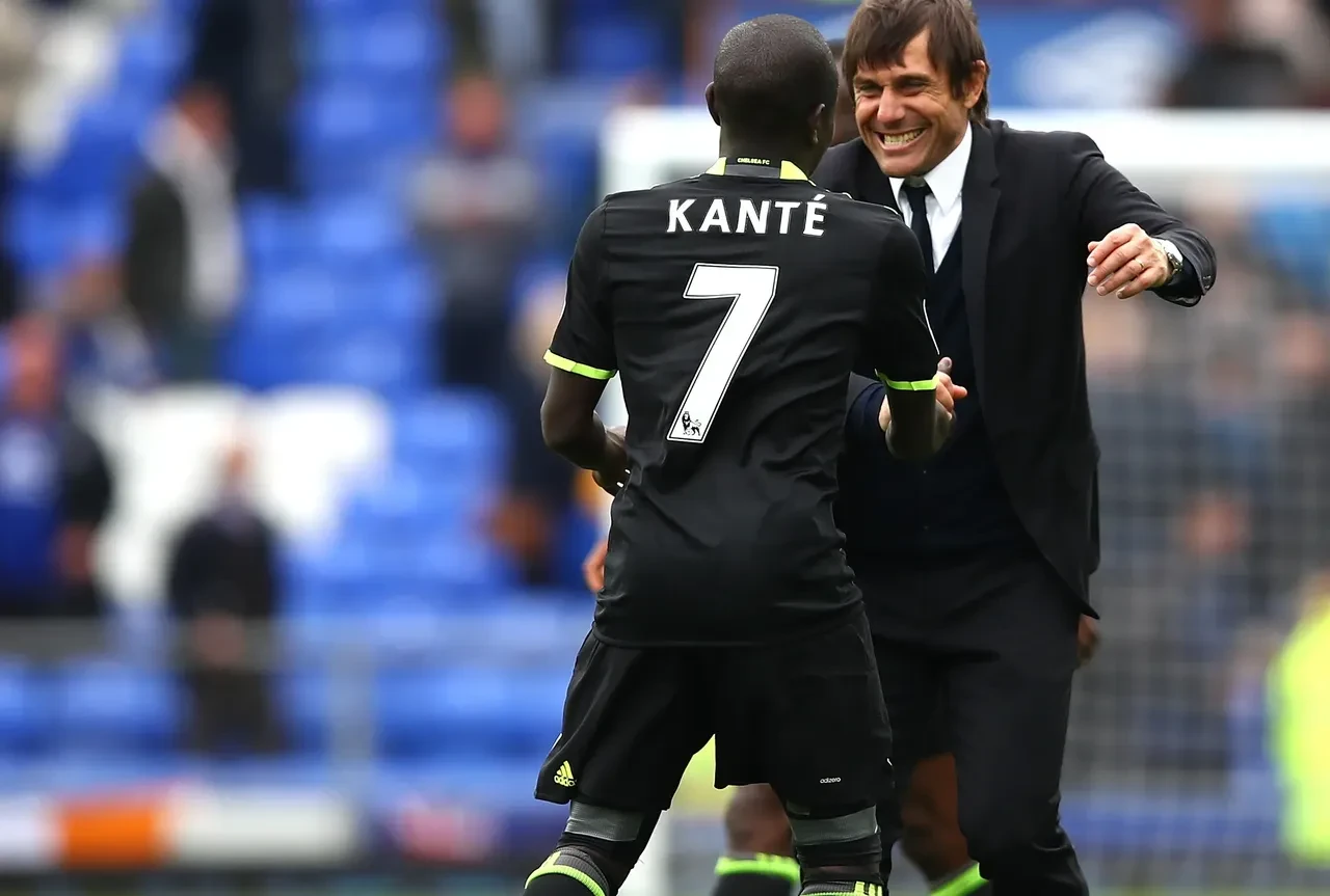 Fenerbahçe'nin yıldızı N'Golo Kante hakkında özel açıklamalar: "Kupa almanız için ihtiyacınız olan kişidir"