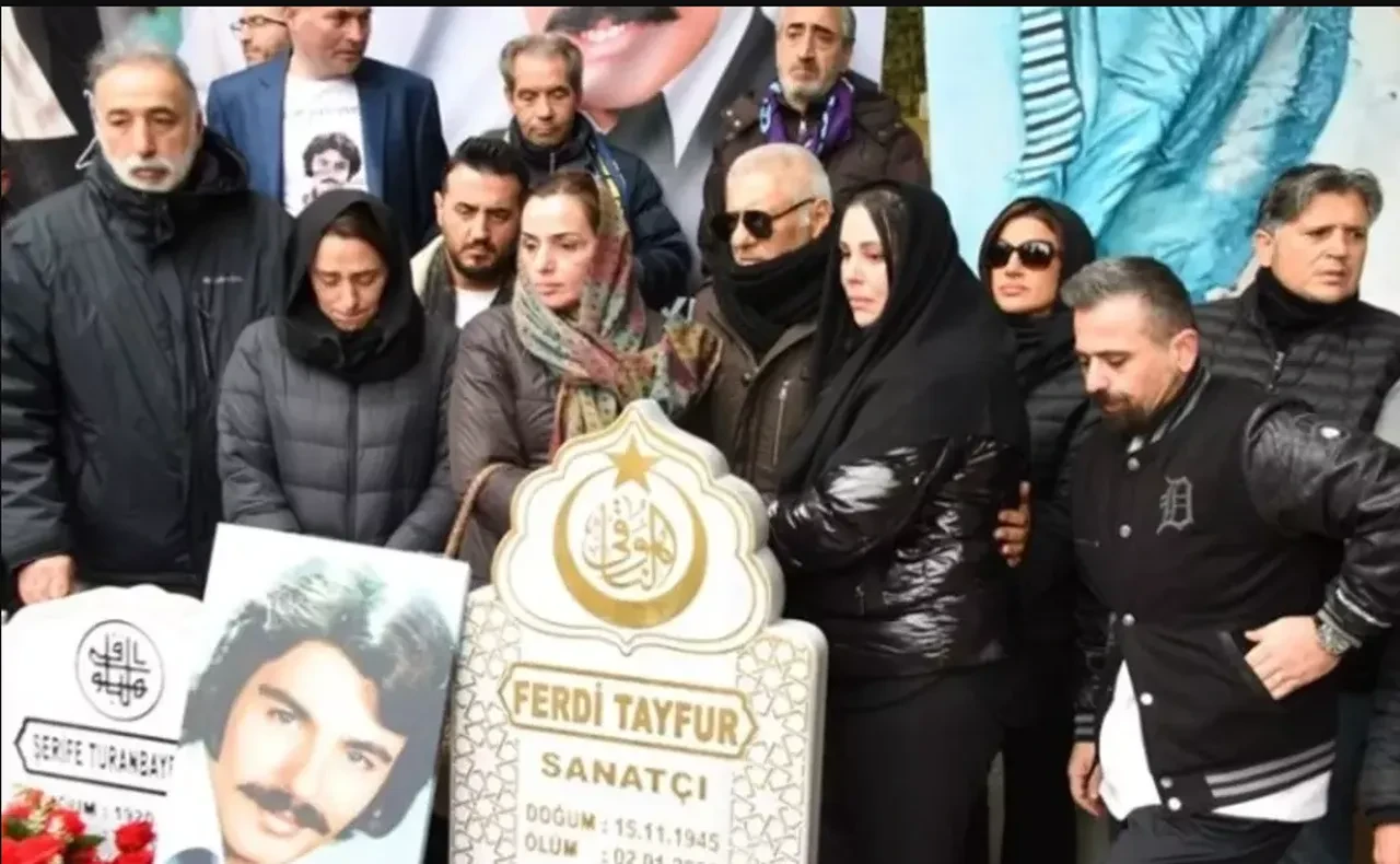 Ferdi Tayfur'un torunu Emirhan Turanbayburt halası Tuğçe Tayfur'a ateş püskürdü