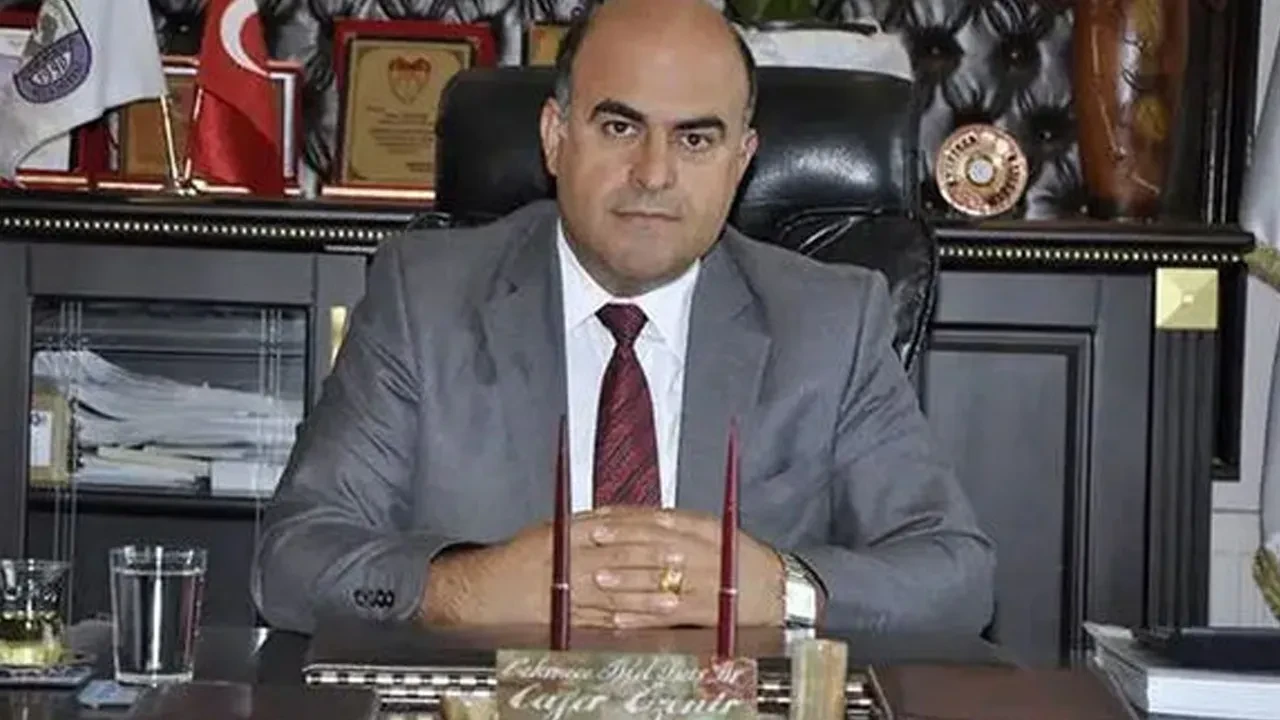 Hatay'da evlat vahşeti! Eski belediye başkanı oğlu tarafından balta ile öldürüldü