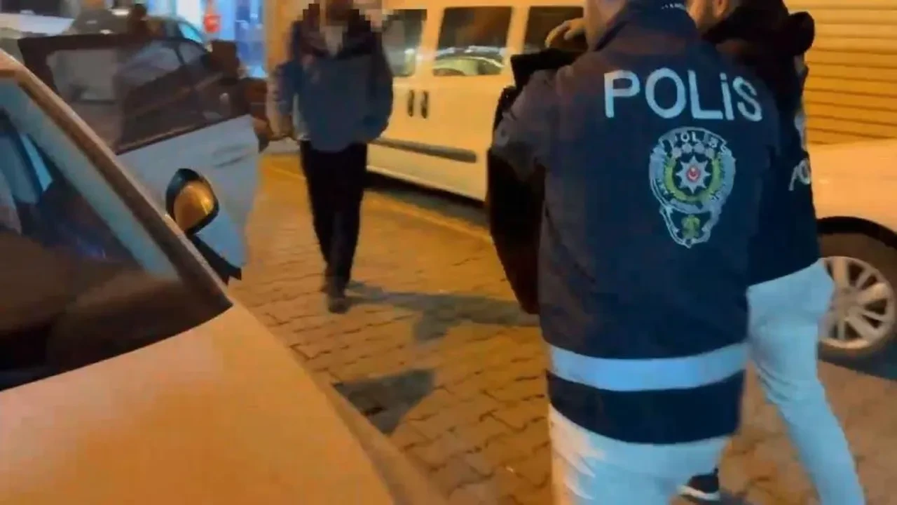 İstanbul Fatih'te banka soygunu! Paraları alıp kaçtı, evinde yakalandı