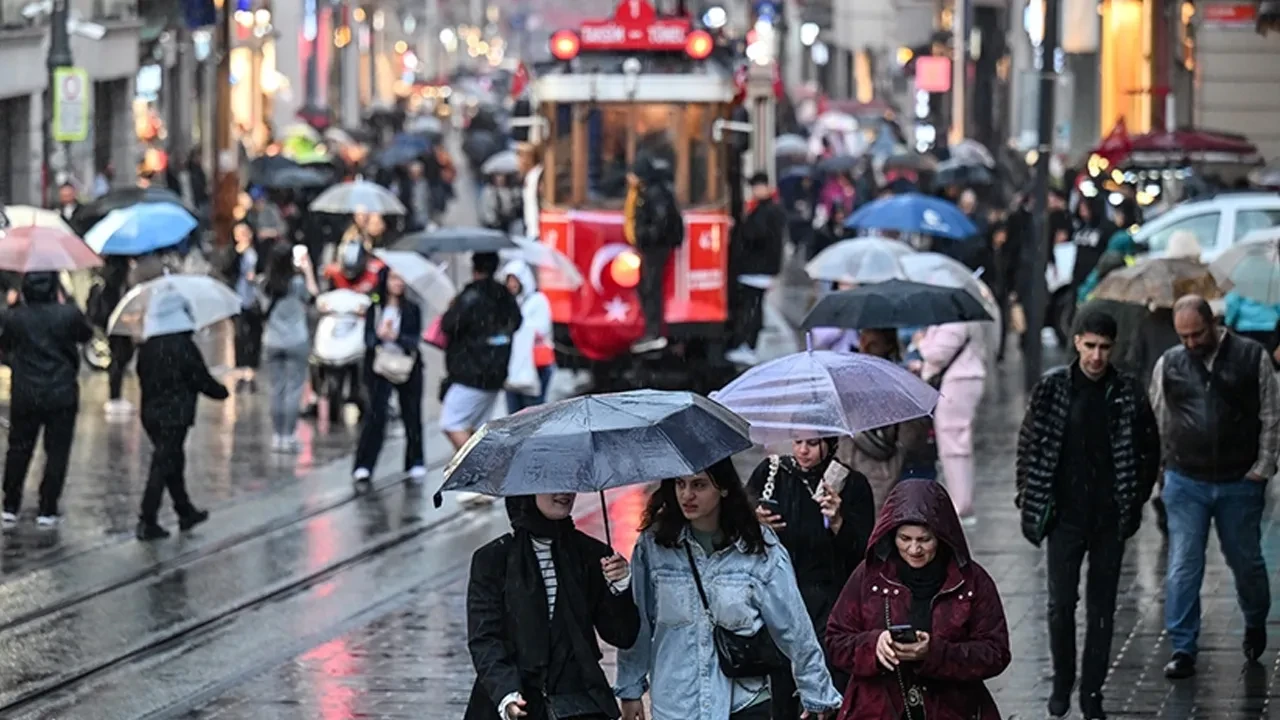 İstanbullar dikkat! AKOM tarih vererek uyardı: Sıcaklık birden düşecek