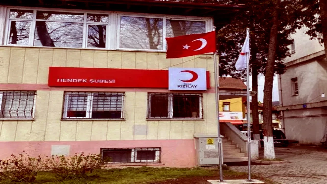 Kızılay Hendek Şube Başkanı Recep Yarıcı görevden alındı! 'Bu asla kabul edilemez' 