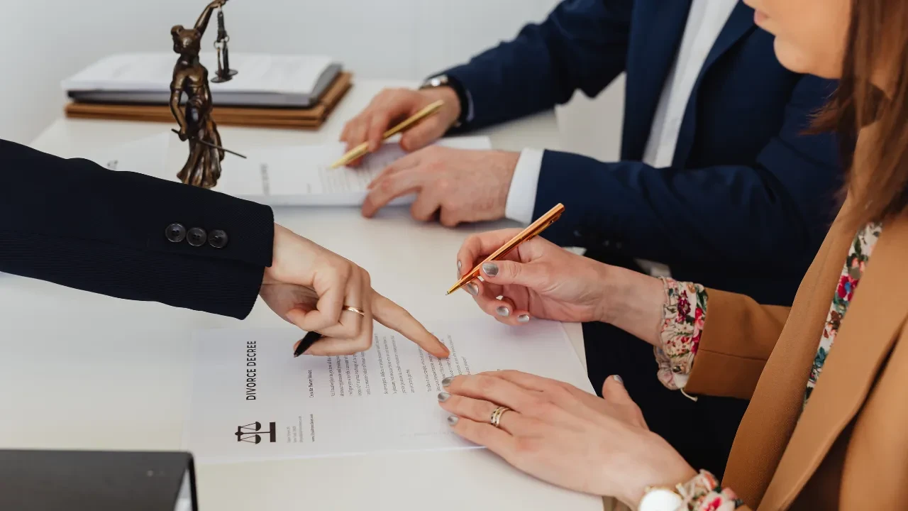 Nafaka için kurallar değişiyor! Av. Mert Yalçın boşanan ve boşanacak herkesin bilmesi gereken 12 kritik maddeyi açıkladı