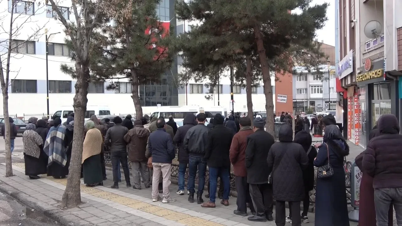 Ramazan öncesi ucuz et kuyruğu: Et ve Süt Kurumu fiyat artırmadı