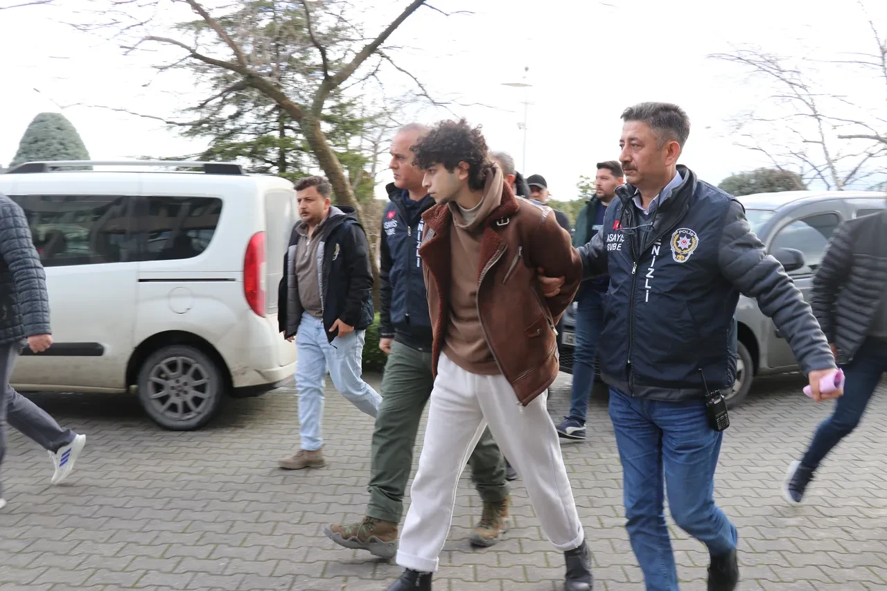 Sosyal medyada tanıştılar, buluşunca dehşet yaşandı! Ustanın cesedi kamyonet kasasında kanlar içinde bulundu 