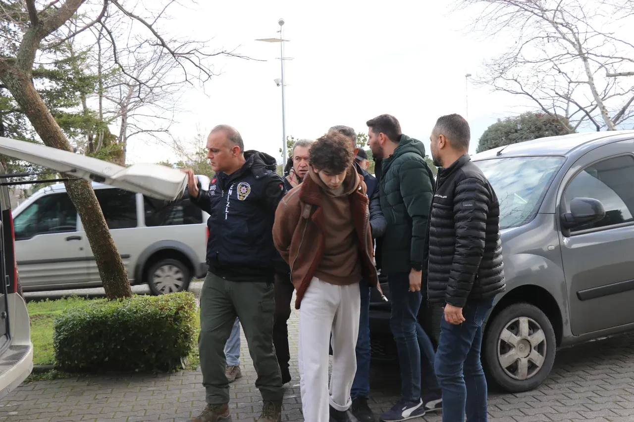 Sosyal medyada tanıştılar, buluşunca dehşet yaşandı! Ustanın cesedi kamyonet kasasında kanlar içinde bulundu 