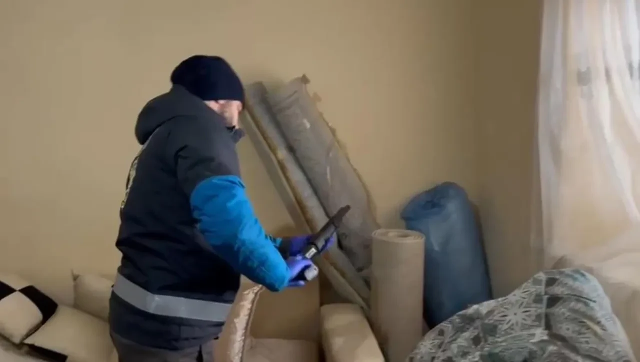 Tefecilere şafak baskını! Yatağın altından poşet poşet çıkarıldı: Ekipler bile şaşırdı