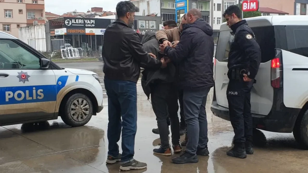 15 yaşındaki kız kardeşini ürün değiştirme kavgasında bıçakladı!