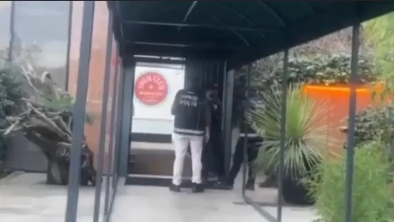 Clubhouse'nin sahibi Yeşilçam'ın çocuk yıldızı Menderes Utku tutuklandı