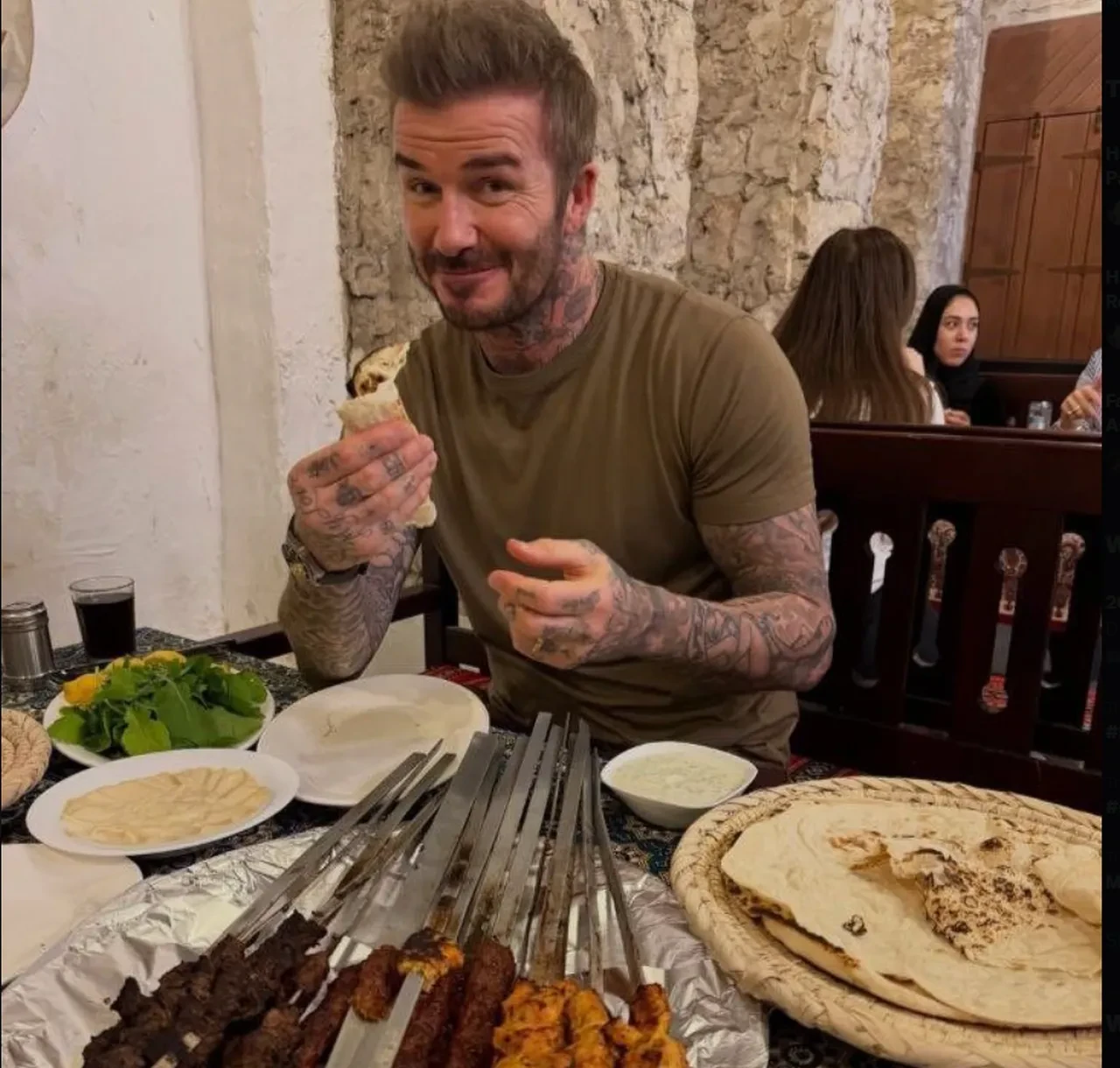 David Beckham'dan kebap şov! Kendi elleriyle lavaş pişirdi 