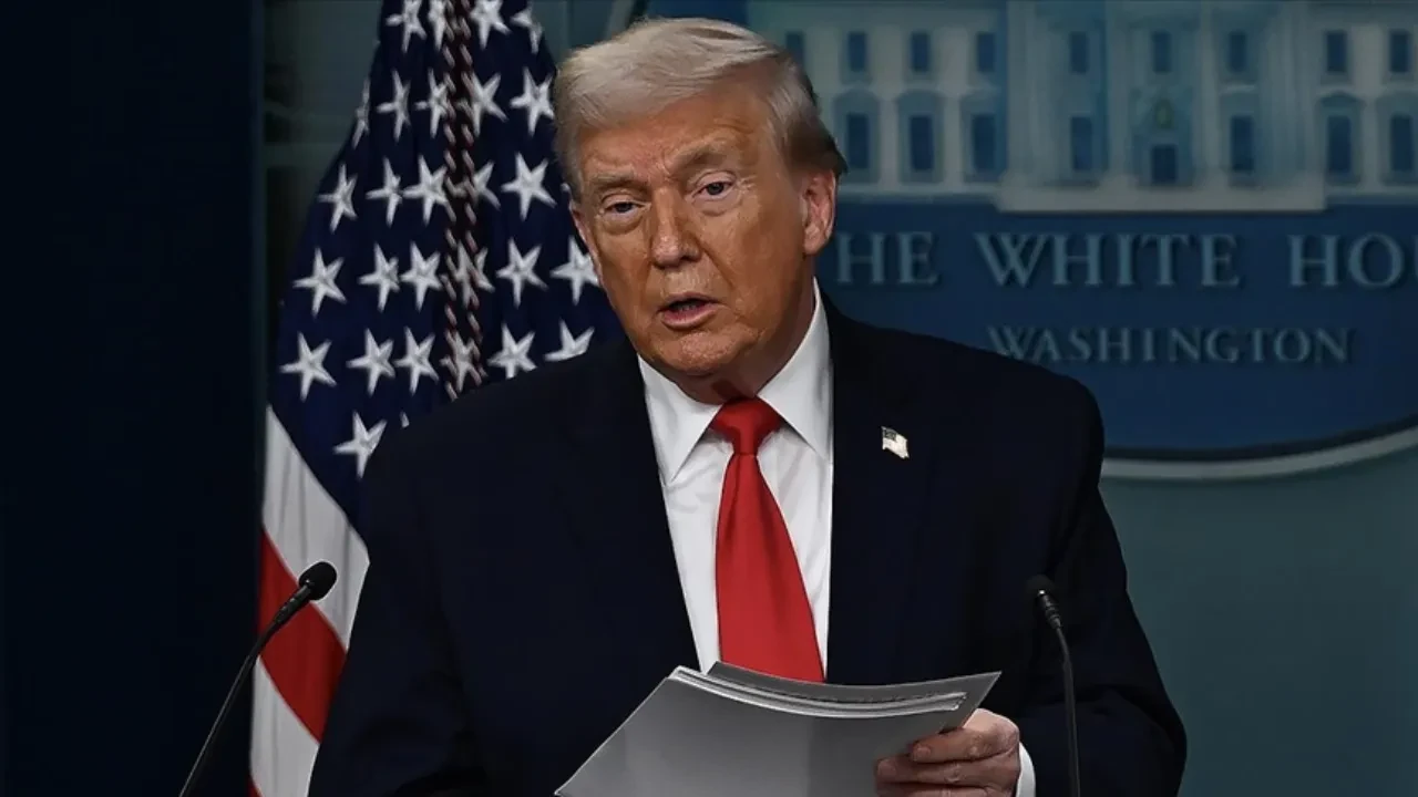 Donald Trump imzaladı: ABD'den İran'la ticaret yapan ülkelere ek vergi!