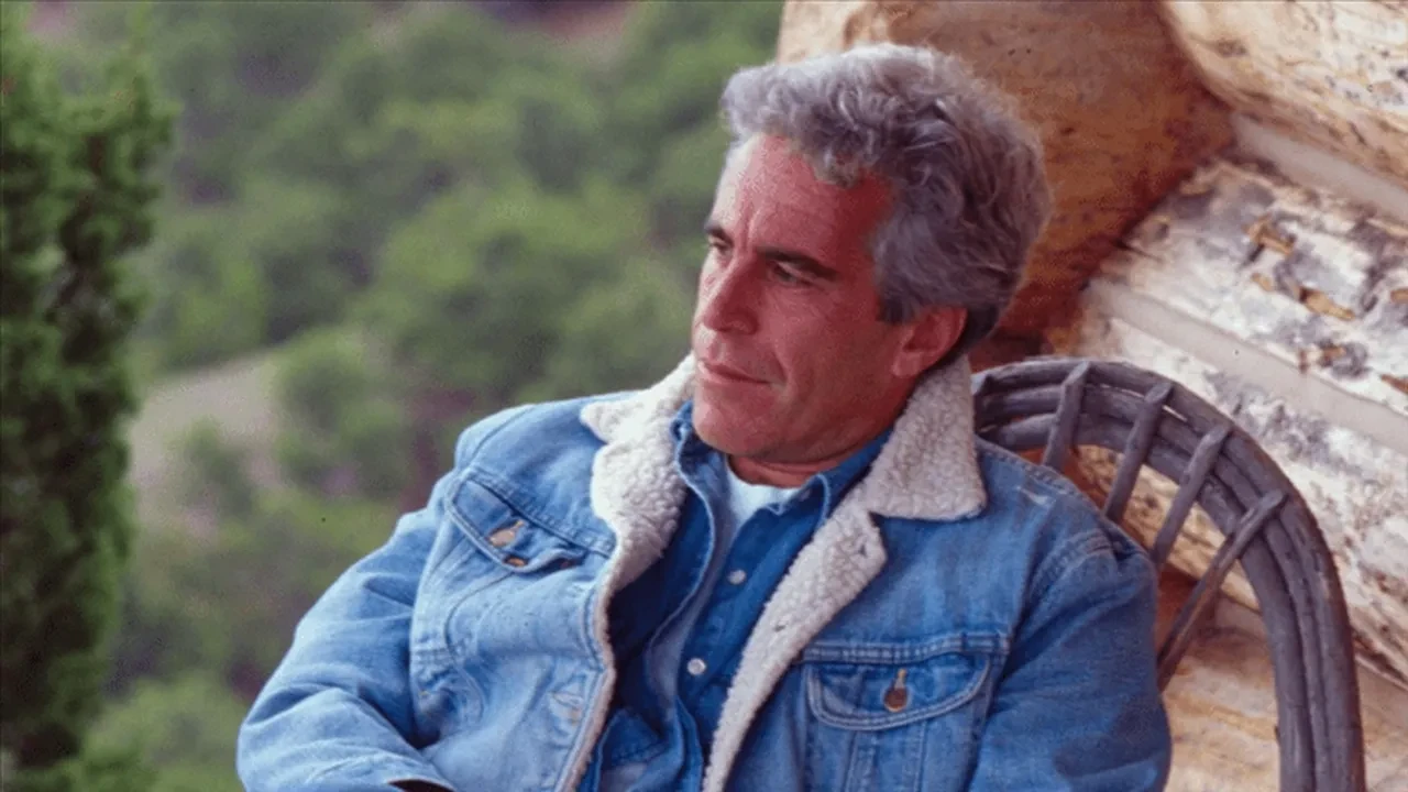 Epstein belgelerinde adı geçen eski Fransa Kültür Bakanı Jack Lang enstitüden istifa etti