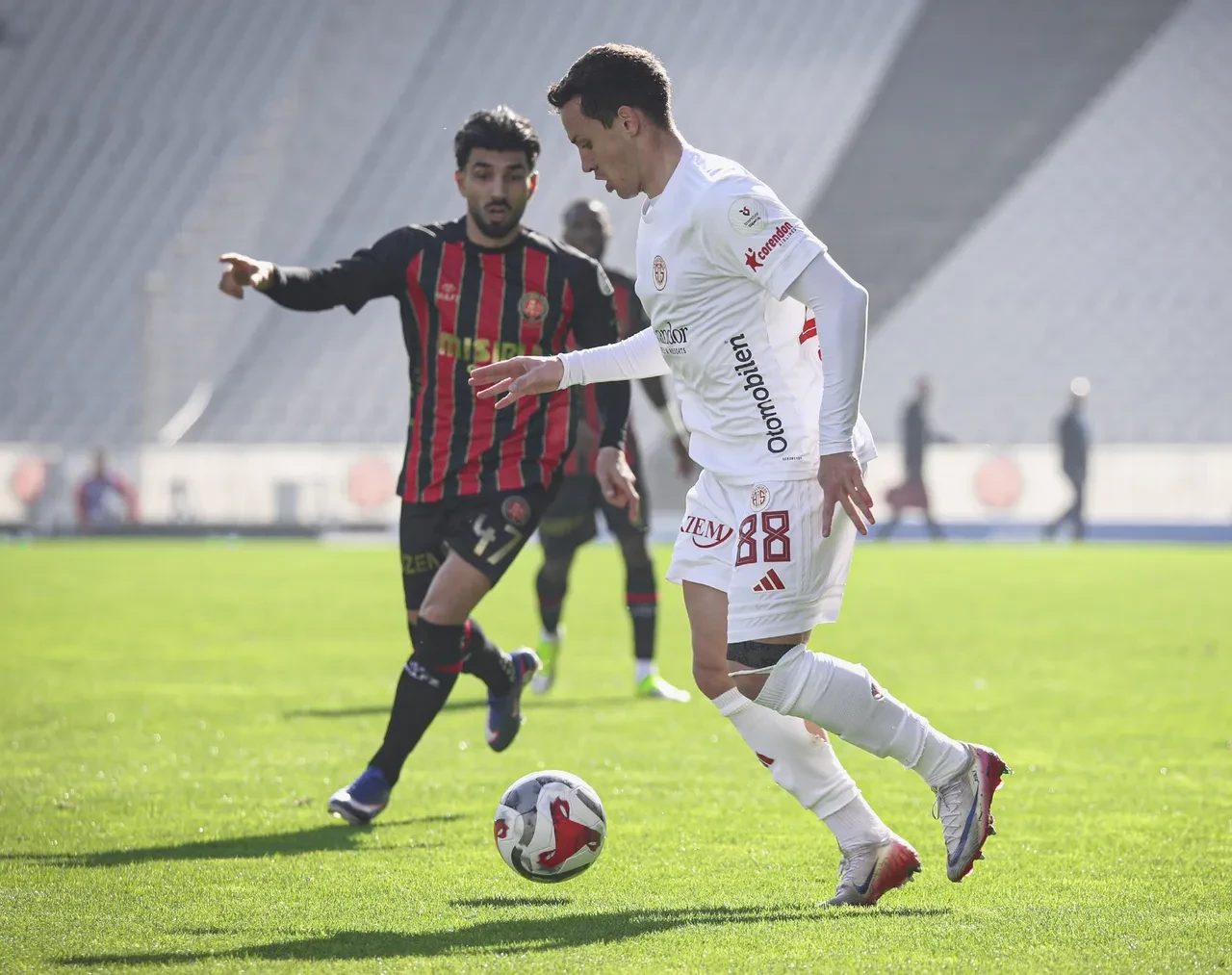 Fatih Karagümrük Antalyaspor'u mağlup etti: Trendyol Süper Lig'de 2 ay sonra zafer!