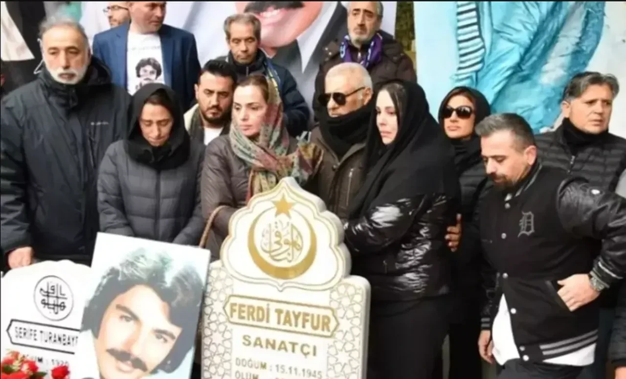 Ferdi Tayfur'un oğlu Timur Turanbayburt evlendi! 