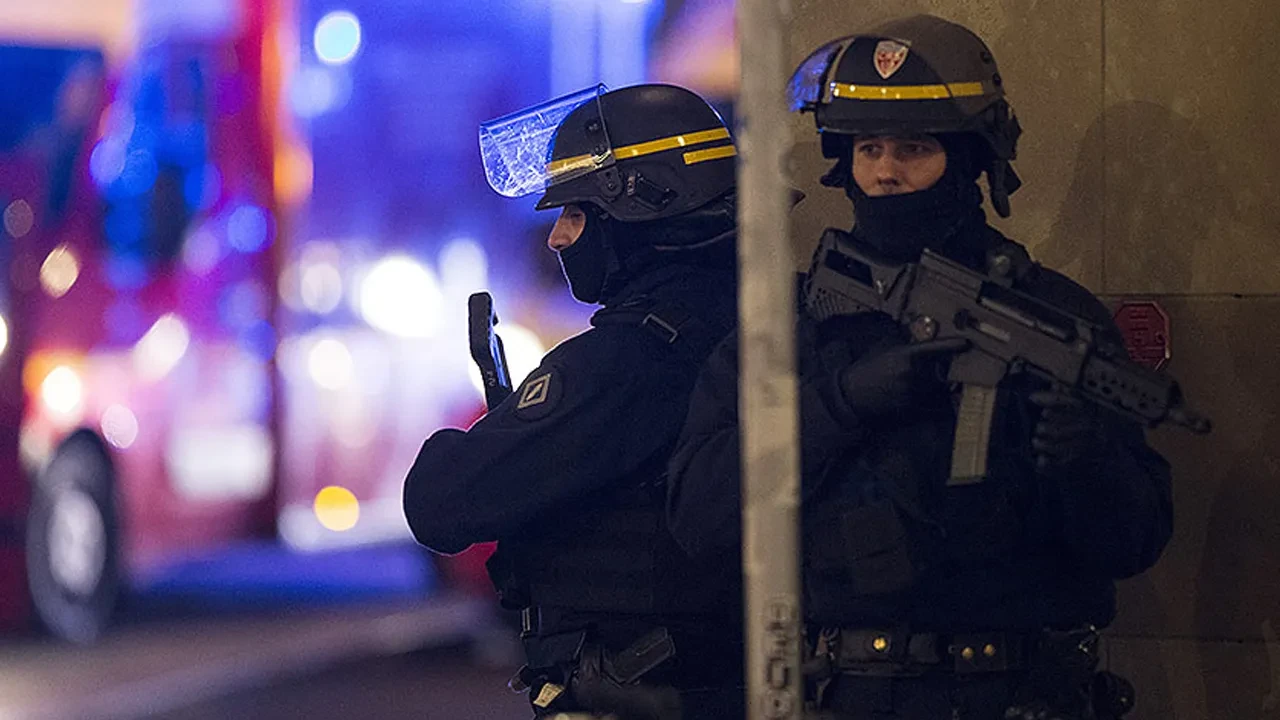 Fransa'da güzellik merkezine el bombalı saldırı: 6 yaralı