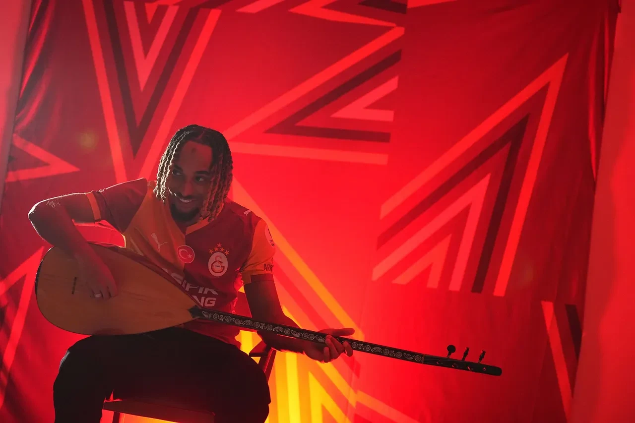 Galatasaray'da Sacha Boey'den Leroy Sane detayı!