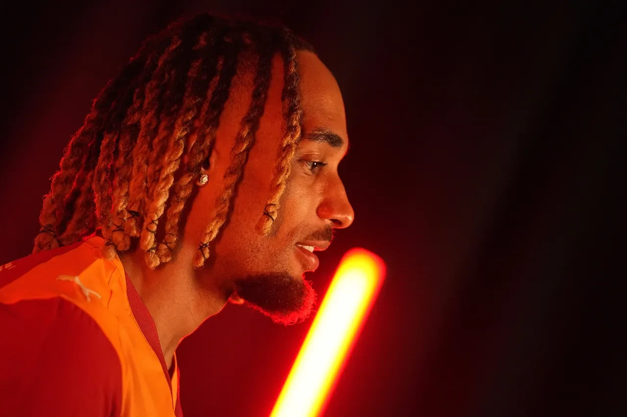 Galatasaray'da Sacha Boey'den Leroy Sane detayı!