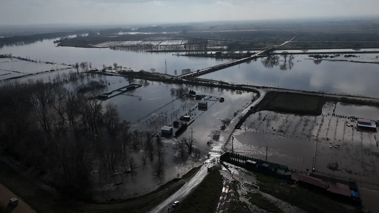 Meriç Nehri taştı, Edirne sular altında kaldı! Su seviyesi birinci katlara ulaştı