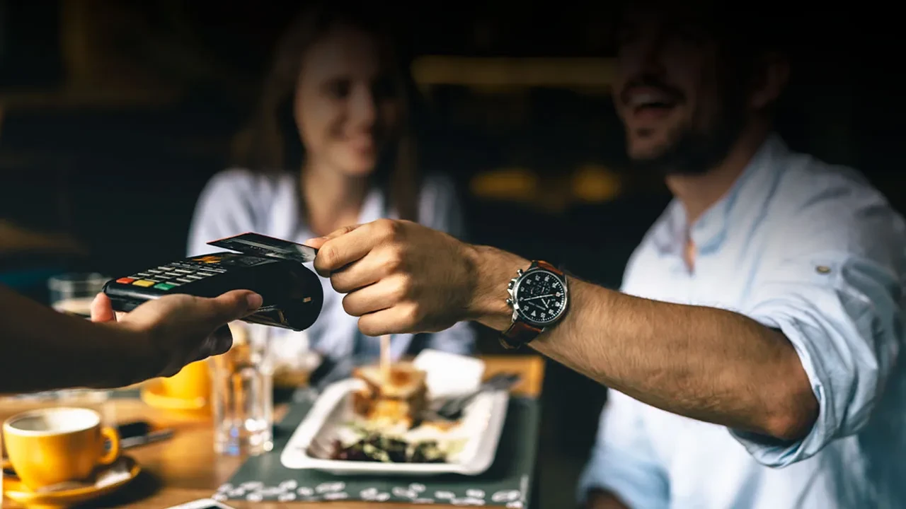 Restoranlarda yeni uygulama: Kuver kalktı, gönüllü bahşiş geldi