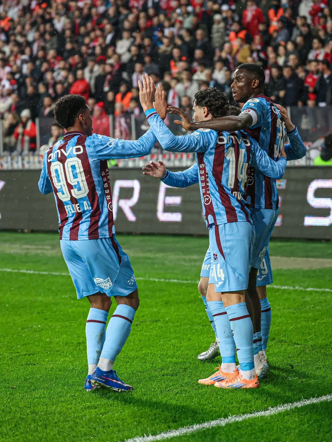 Trabzonspor Karadeniz derbisini kazandı: Samsunspor deplasmanında altın değerinde 3 puan!
