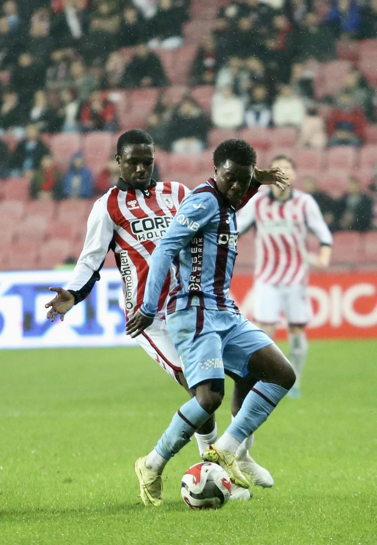 Trabzonspor Karadeniz derbisini kazandı: Samsunspor deplasmanında altın değerinde 3 puan!